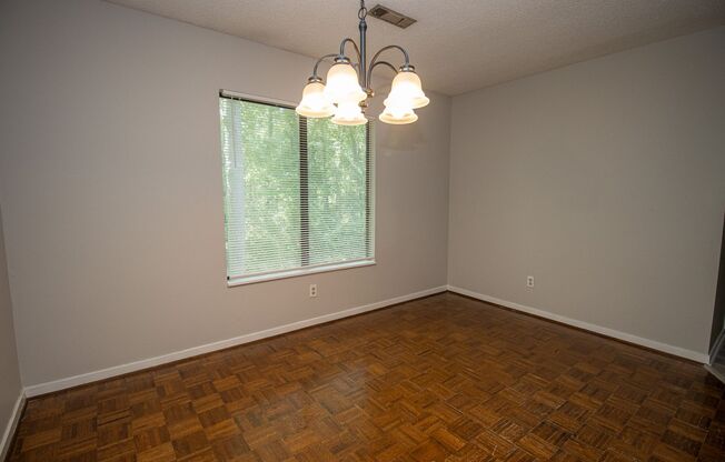 Spacious 2BR 2BA townhome in Village Creek!