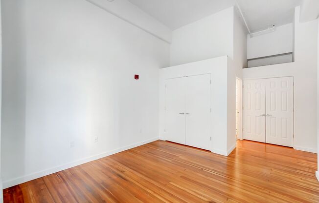 1 bed, 1 bath, 810 sqft, $1,940, Unit 100-403