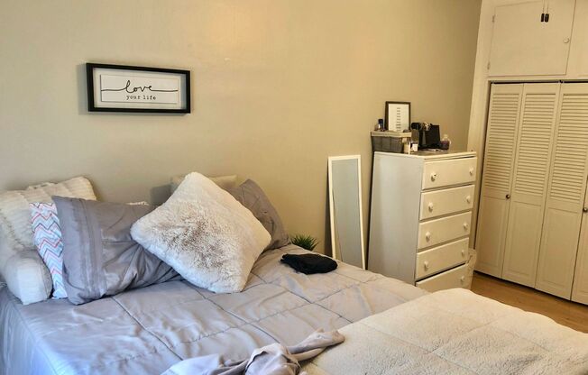 1 bed, 1 bath, 700 sqft, $1,195, Unit 205