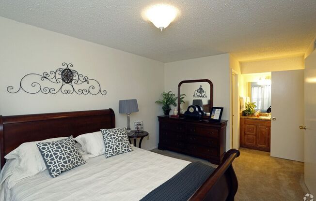 1 bed, 1 bath, 590 sqft, $905, Unit J-1008