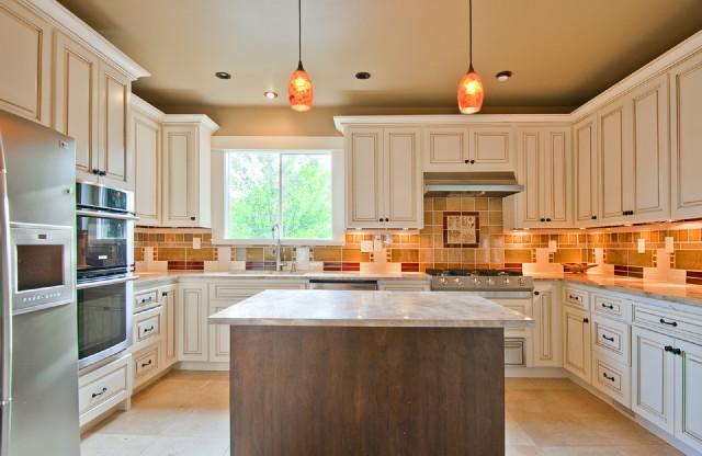 Remodeled Portland 3 Bd/2 Bth Craftsman Home.