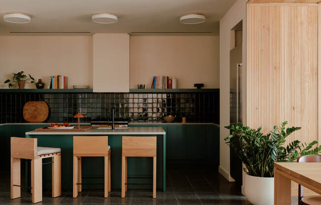 1 bed, 1 bath, $4,530, Unit 20E