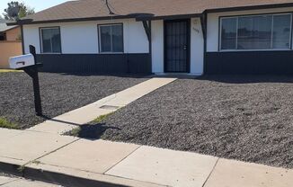 Spacious 4 Bed/2 Bath With Den  Updated Dec 2023.