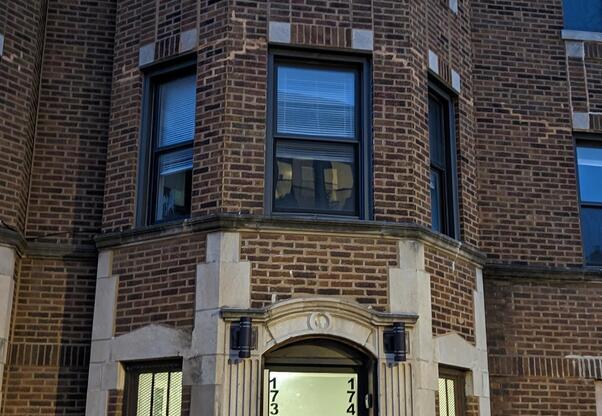 1739 W 80 ST