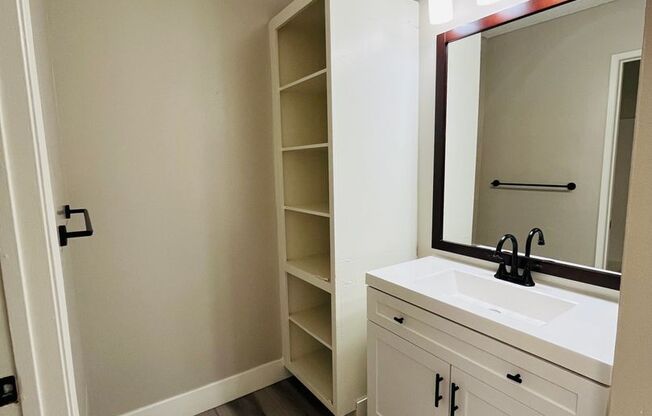 1 bed, 1 bath, 714 sqft, $1,795, Unit 020