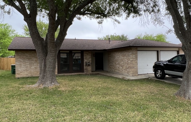 1018 ERICSON DR