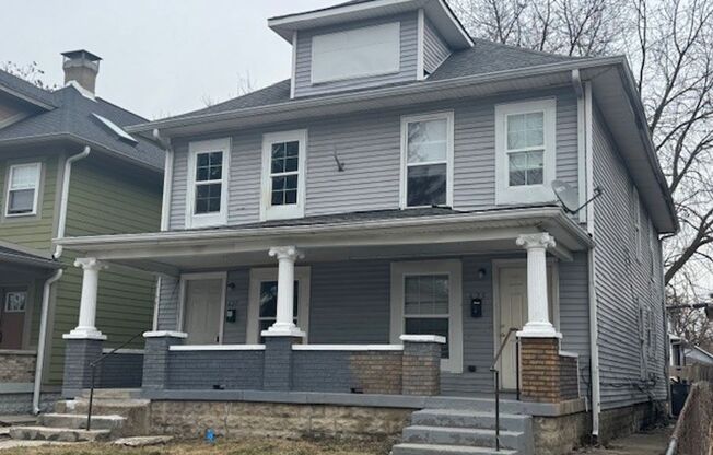 Completely Renovated 3BR/1BA Townhome located near Downtown Indy.