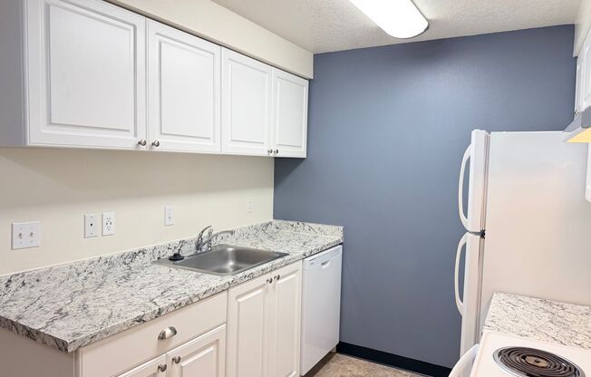 2 beds, 2 baths, 900 sqft, $1,829, Unit 7943