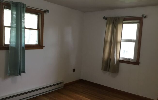 3 beds, 1 bath, $1,695