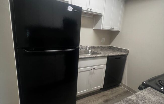 2 beds, 1 bath, 790 sqft, $2,400, Unit B207