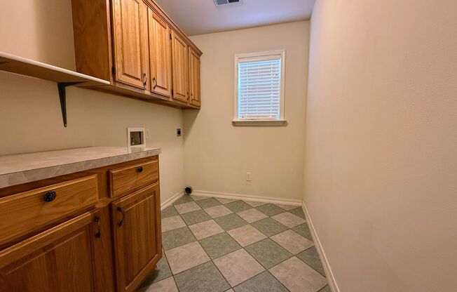 3 beds, 2 baths, $1,895