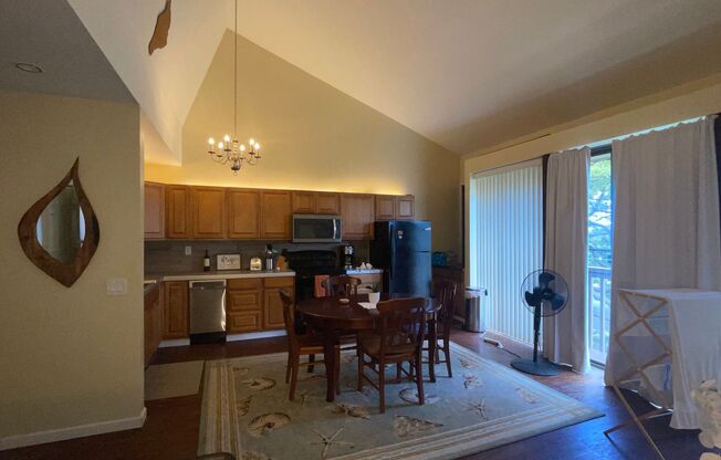 2 beds, 1 bath, $1,800, Unit unit 39C