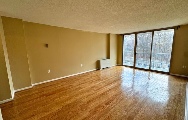 Modern Luxury Studio at Park Place | All Utilities Included