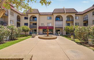 3033 E Devonshire , Adult Community , 1bed/1bath, very clean and move in ready!