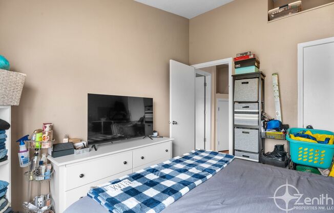2 beds, 2 baths, $2,195, Unit # Z 276