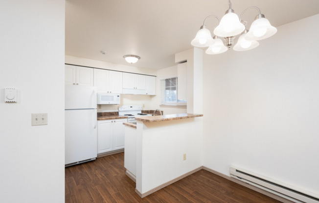 2 beds, 2 baths, 1,030 sqft, $1,735, Unit 512