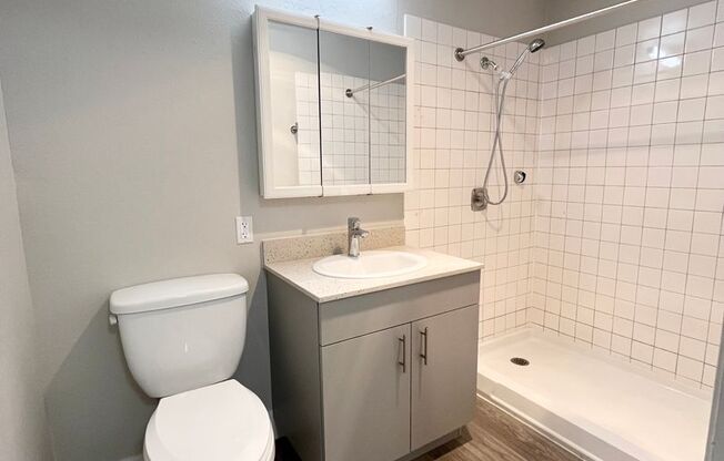 1 bed, 1 bath, 636 sqft, $1,595, Unit 125