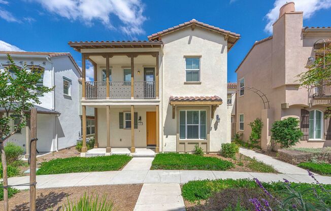 Spacious Irvine 3 Bedroom with Amenities