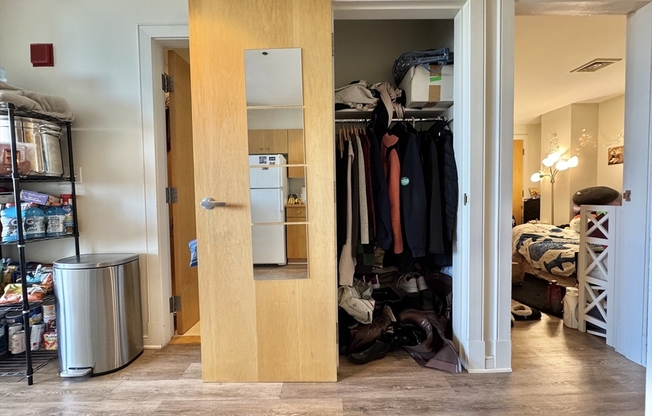 2 beds, 1 bath, 736 sqft, $3,700, Unit 6B
