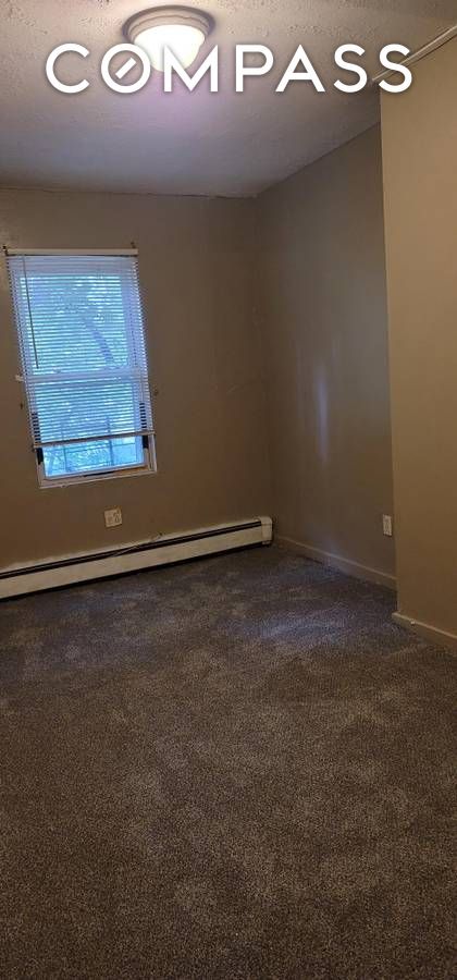 2 beds, 1 bath, $2,800, Unit 2