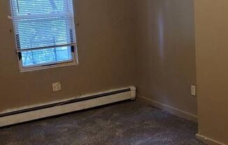 2 beds, 1 bath, $2,800, Unit 2