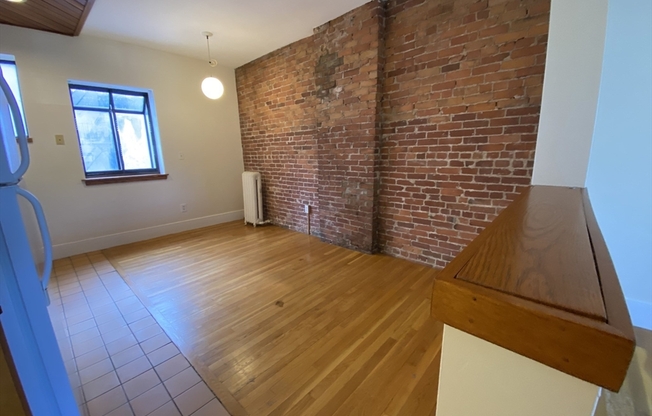 210 Hemenway St 1B