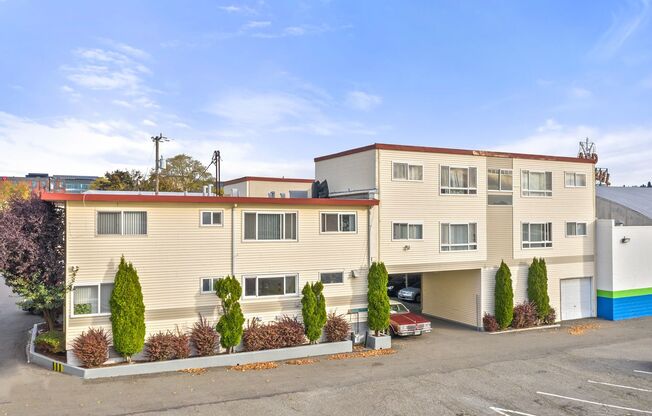 1 bed, 1 bath, 500 sqft, $1,545, Unit 13