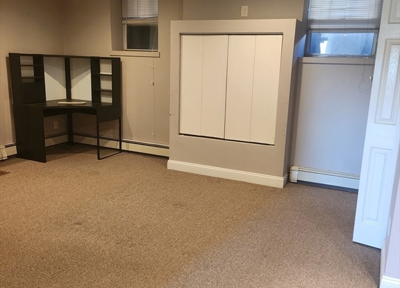 1 bed, 1 bath, 1,000 sqft, $2,800, Unit Garden