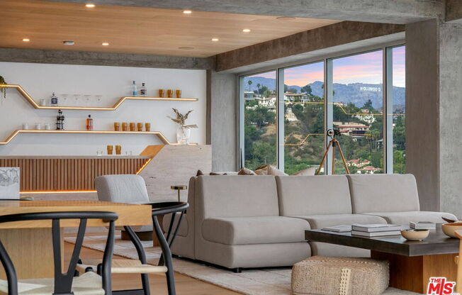 3 beds, 4 baths, 3,580 sqft, $29,900, Unit PHE