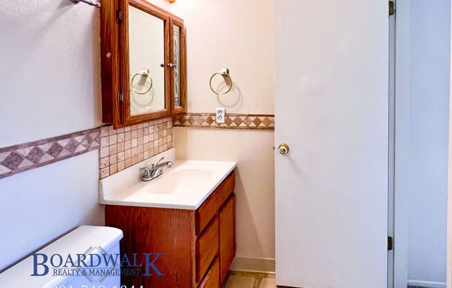 2 beds, 1 bath, $1,195, Unit # 46B