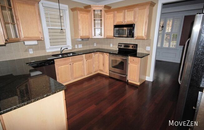 2210 KIRA LN