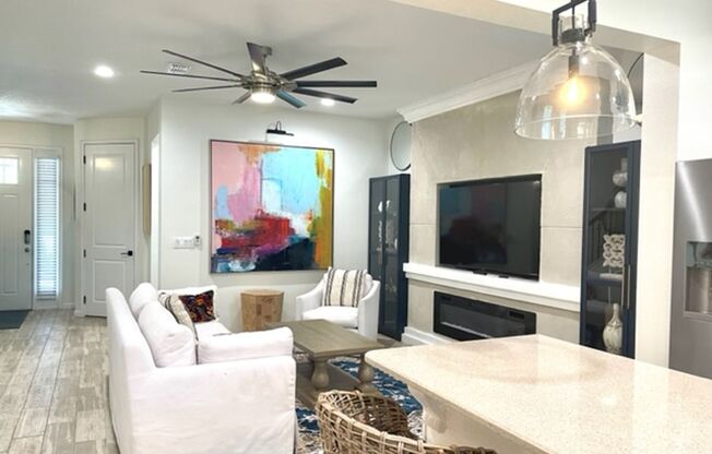3/2.5 FURNISHED OPTION- No deposit for qualified applicants! Short Term Available!
