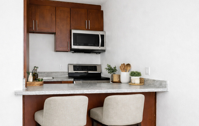 3 beds, 1 bath, 980 sqft, $2,995, Unit R-412