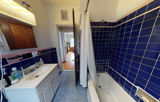 2 beds, 1 bath, $1,995, Unit Unit 2 (1st Fl)