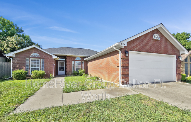 824 CARRINGTON DR