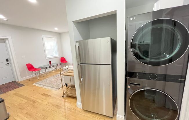 1 bed, 1 bath, $2,000, Unit 634 George 3