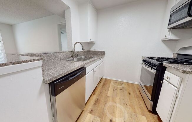 2 beds, 2 baths, 759 sqft, $2,395, Unit 064#113