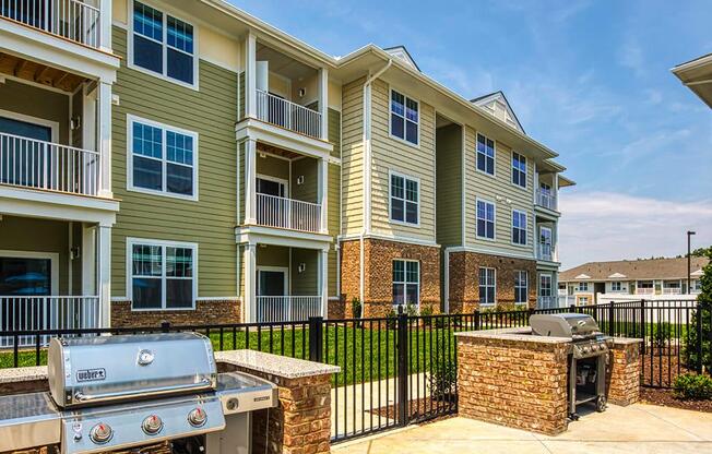 Grill Stations at Sapphire at Centerpointe, Midlothian