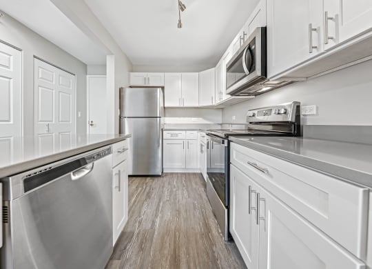 Modern Apartment Kitchens At Iroquois Club Apartments In Naperville, IL