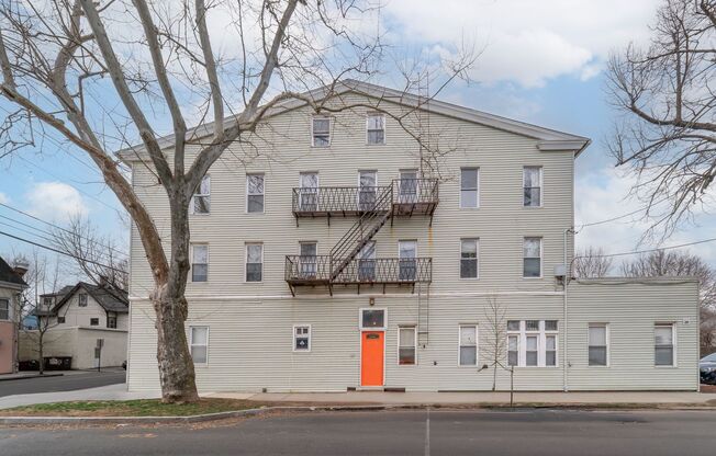 11 Lawrence St