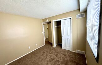 2 beds, 1 bath, 740 sqft, $850