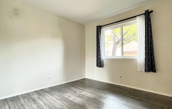 2 beds, 1 bath, $2,910, Unit Apt 111