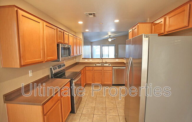 11004 W GRISWOLD RD