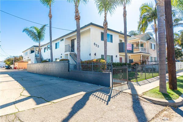 523 W 12 ST
