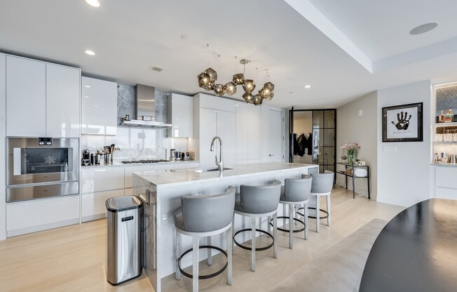 3 beds, 2.5 baths, 2,192 sqft, $35,000, Unit PH1C
