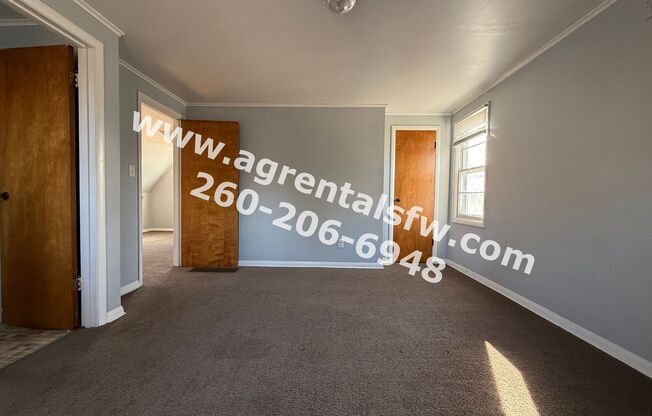 1 bed, 1 bath, 728 sqft, $750, Unit 325 1/2 Dalgren Ave