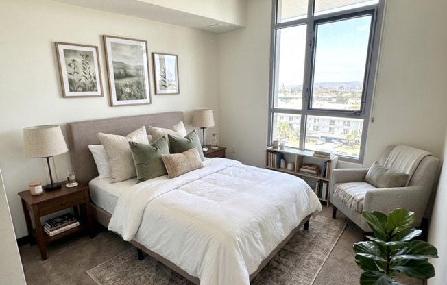 2 beds, 2 baths, 930 sqft, $4,095, Unit 718