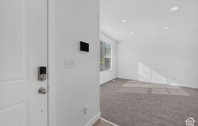Newly Remodeled & Spacious 4-Bed Townhome in Herriman!