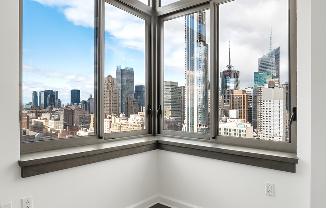 Studio, 1 bath, $4,000, Unit PHA