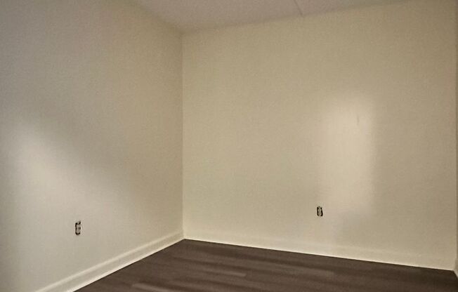 1 bed, 1 bath, 908 sqft, $3,000, Unit T103